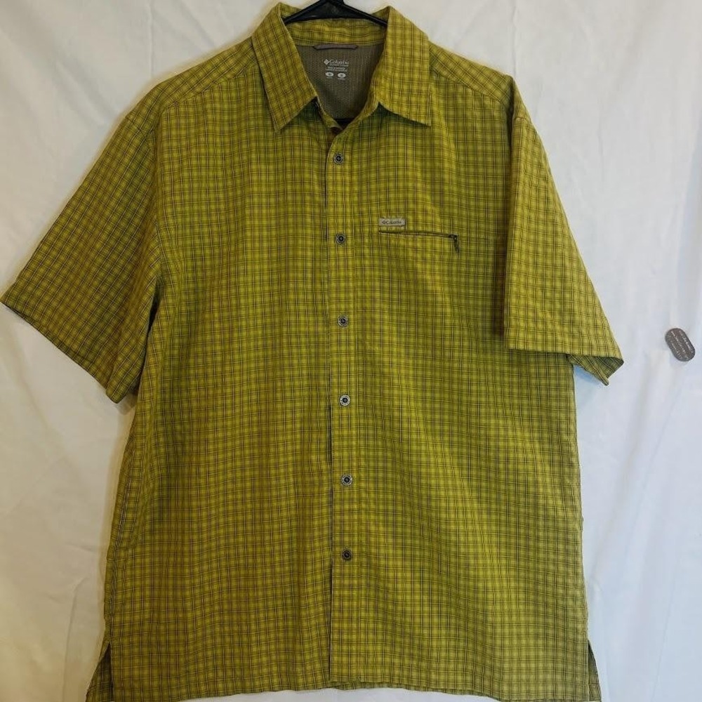 Columbia Shirt Mens Medium Green Yellow Plaid Short Sleeve Zip Pocket Outdoors